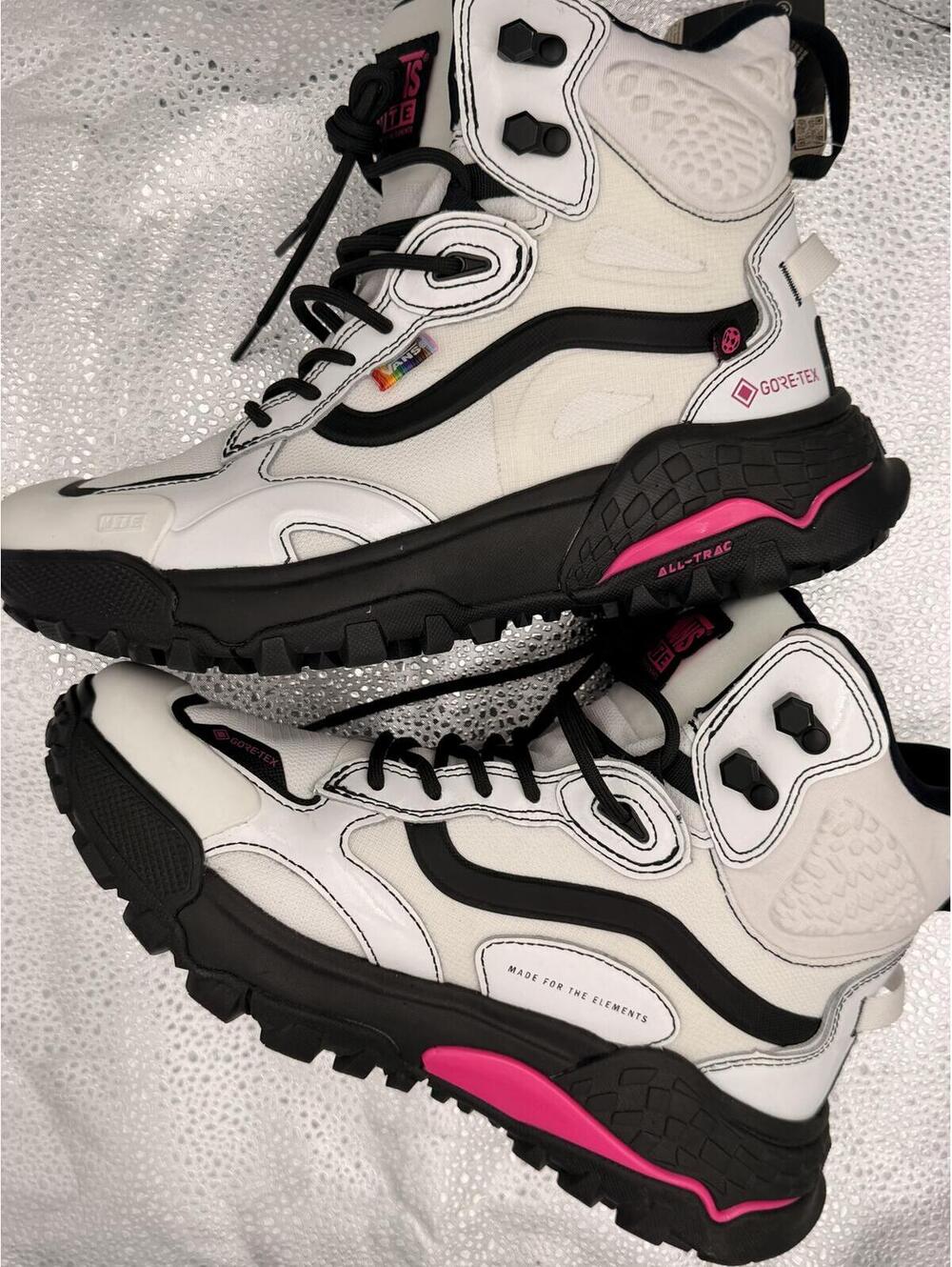 Vans MTE Crestline Gore-Tex Boots Men’s 8 Women’s 9.5 White Pink Black NWT